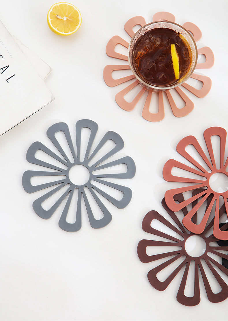 Coloured PVC Flowers Placemats With Wooden Storage Stand