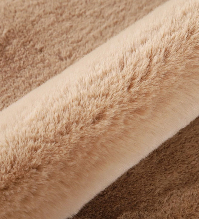 Cute Bear Shaped Irregular Shaped Super Soft Faux Rabbit Fur Area Rugs Shaggy Plush Bedside Rugs For The Bedroom Living Room Hall