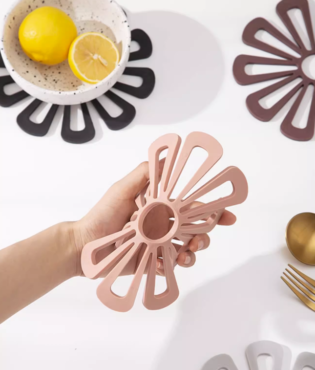 Coloured PVC Flowers Placemats With Wooden Storage Stand