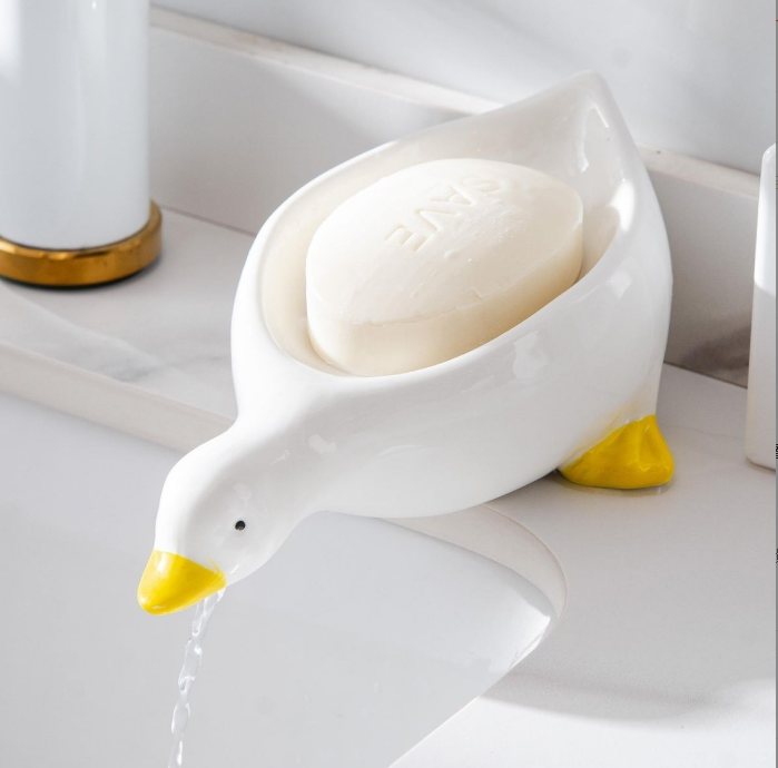 Creative Little Yellow Duck Ceramics Heart Self Draining Soap Dish Soap Holder