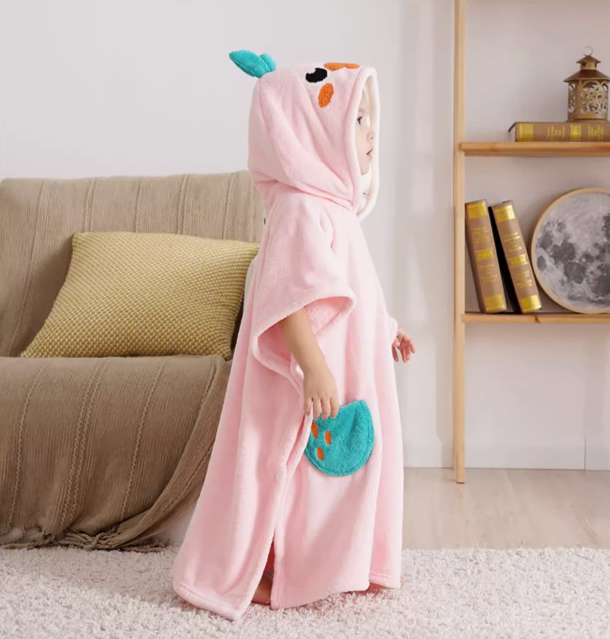 Comfortable Skin-friendly Lovely Pink Bathrobe Baby Children's Towels