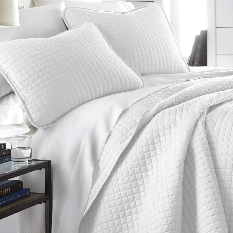 Pure White Small Square Quilt Set