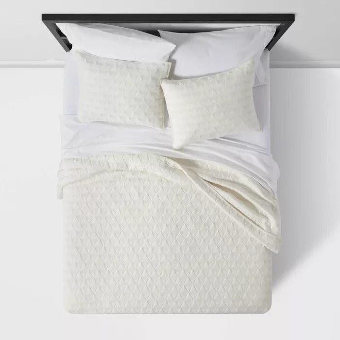Ice Cream White Triangle Stitched Jersey Quilt Set