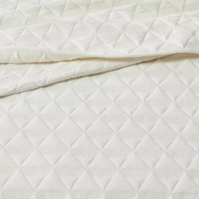 Ice Cream White Triangle Stitched Jersey Quilt Set