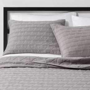 Gray Triangle Stitched Jersey Quilt Set