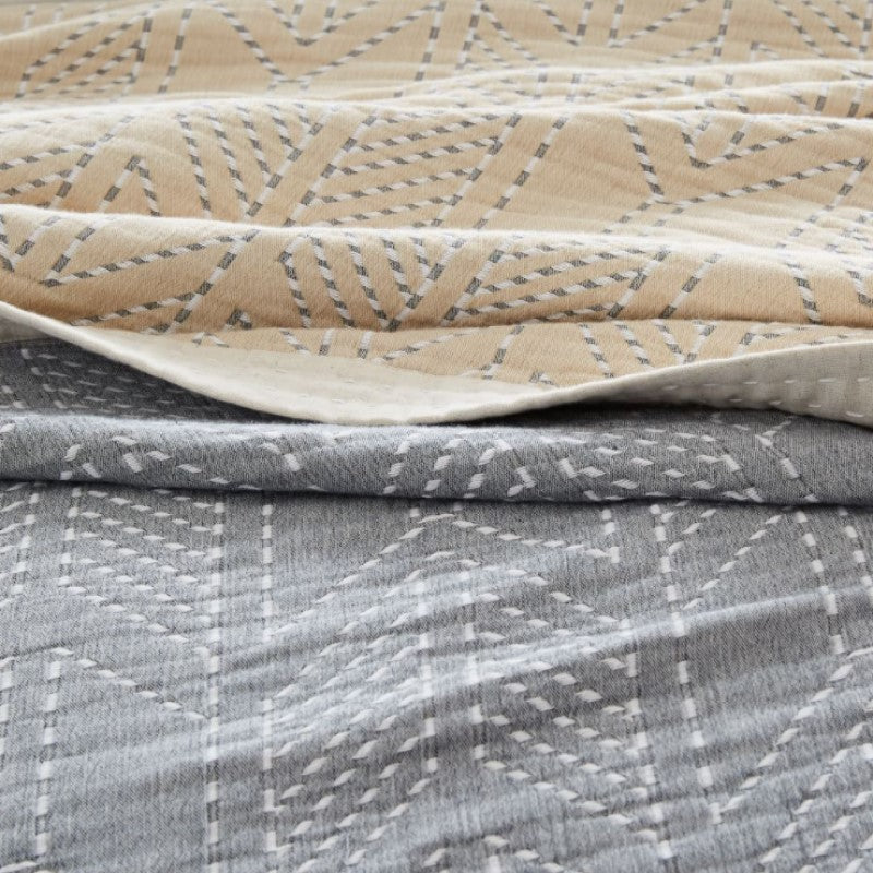 Double Cloth Arrow Blanket