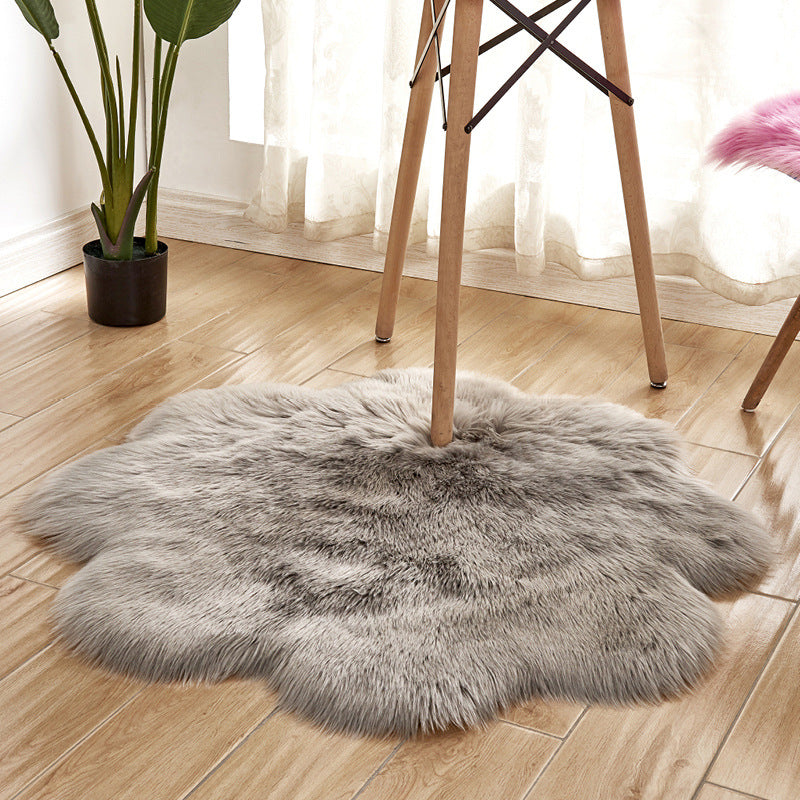 Irregular Shaped Faux Sheepskin Fur Flower Shaped Super Soft Grey Area Rugs Shaggy Plush Bedside Rugs For the Bedroom Living Room Hall