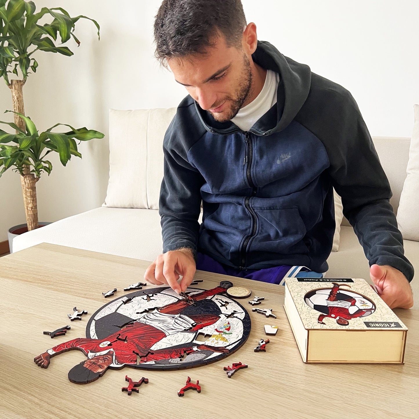 Eusébio - Official Wooden Puzzle
