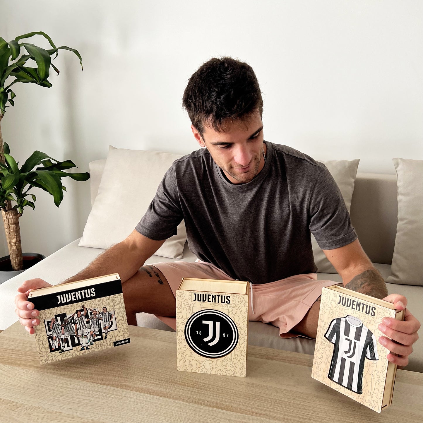 3 PACK Juventus FC® Logo + Jersey + 5 Players