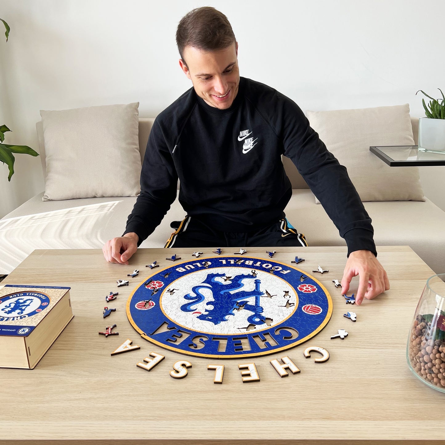 Chelsea FC® Logo - Official Wooden Puzzle