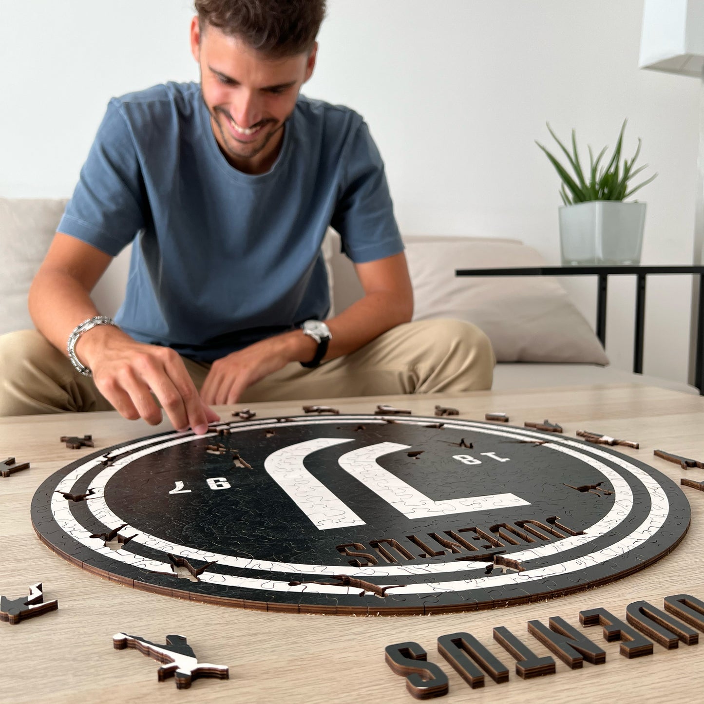 Juventus FC® Logo - Official Wooden Puzzle