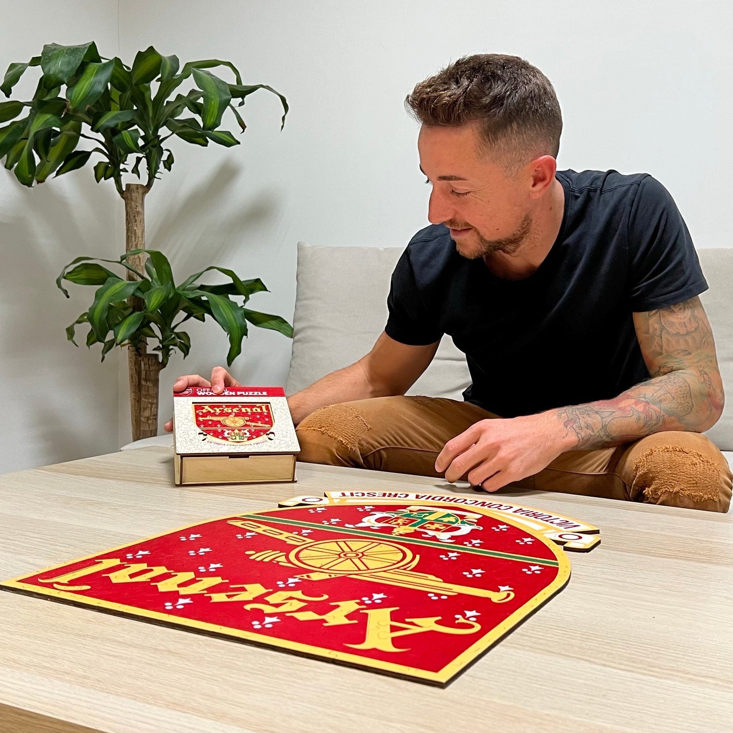 Arsenal FC® Retro Logo - Official Wooden Puzzle