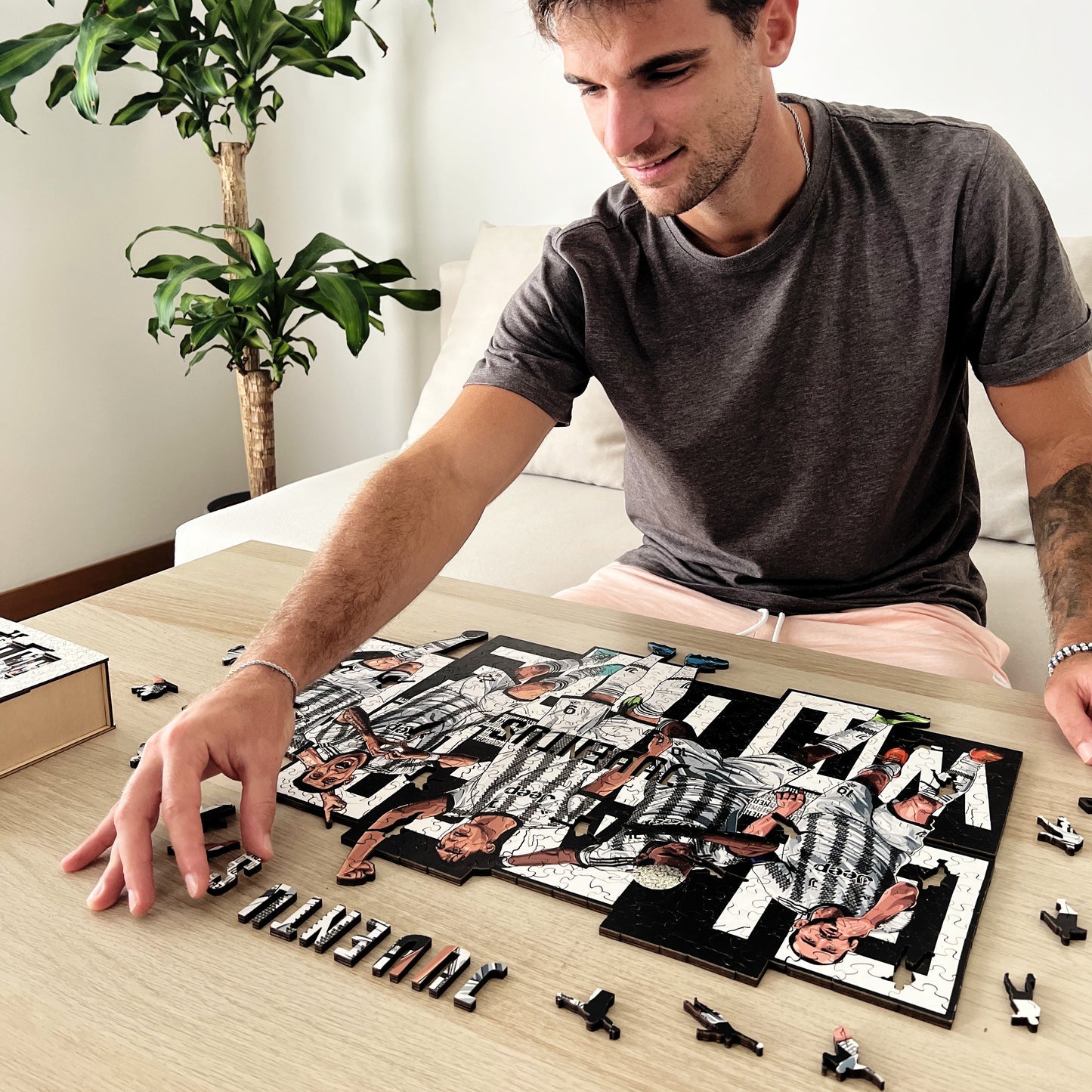 Juventus® 5 Players - Official Wooden Puzzle (LIMITED EDITION)