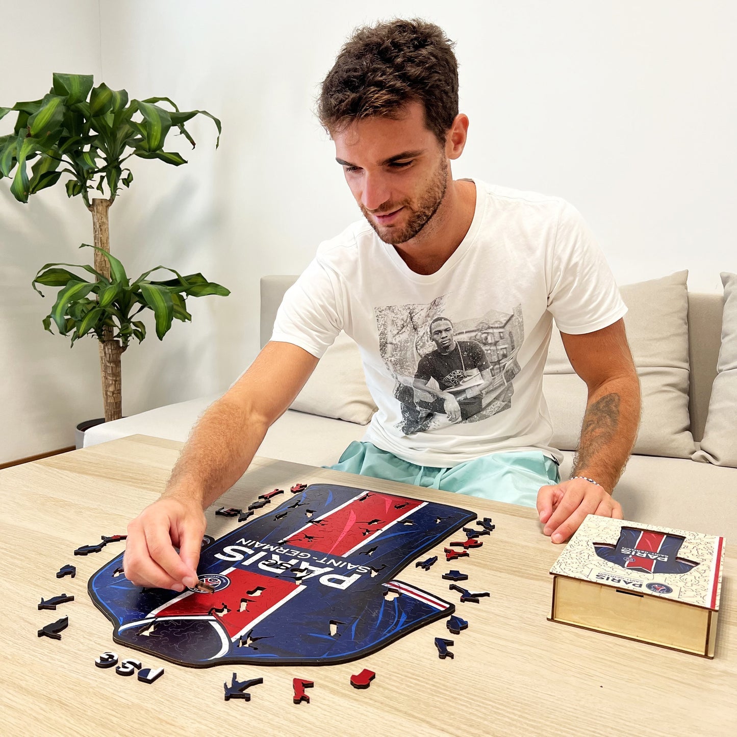 Paris Saint-Germain FC® Jersey - Official Wooden Puzzle