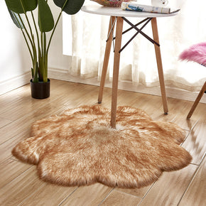 Brown Flower Shaped Super Soft Irregular Shaped Faux Sheepskin Fur Area Rugs Shaggy Plush Bedside Rugs For the Bedroom Living Room Hall