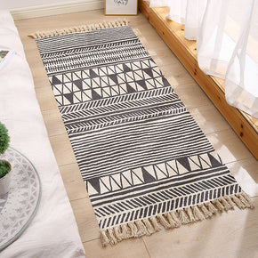 Decorative Moroccan Cotton Area Rug Hand Woven Rug Entryway Bedside Runner Thin Floor Mat Carpet with Tassel